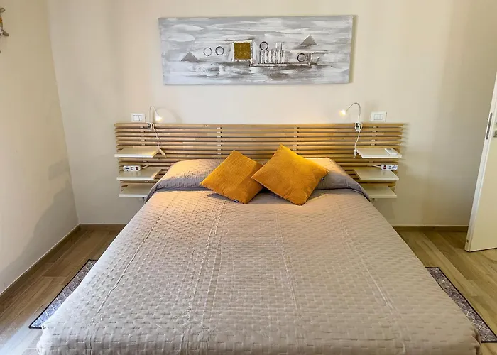 Vista Mare Borgo Peri * インペリア