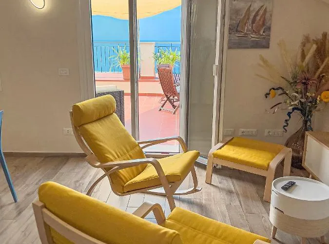 Vista Mare Borgo Peri インペリア