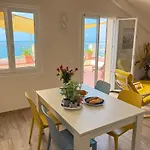 Vista Mare Borgo Peri Apartamento Imperia