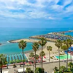 Vista Mare Borgo Peri 公寓 *