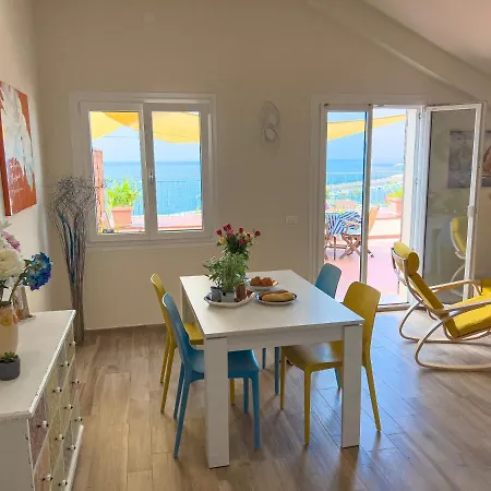 Vista Mare Borgo Peri Appartement *