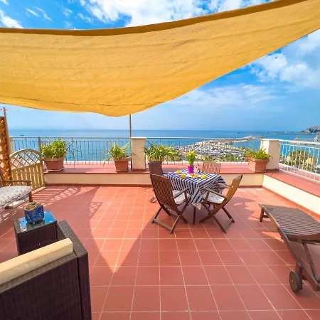 Vista Mare Borgo Peri Apartment *