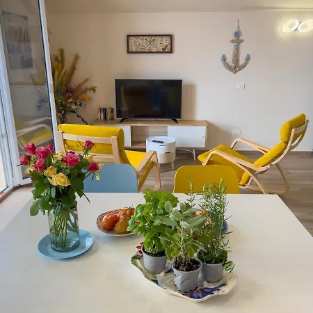 Vista Mare Borgo Peri Apartamento Imperia