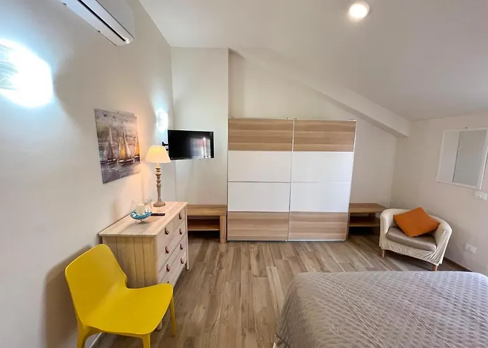 Vista Mare Borgo Peri Apartman *